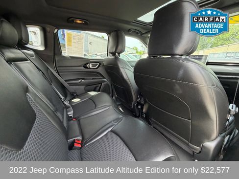 Used 2022 Jeep Compass Latitude w/ Sun and Sound Group AWD/4WD image 8