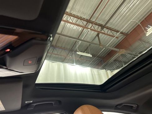 Used 2022 BMW 330i xDrive Sedan w/ Driving Assistance Package image 25