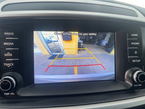 Used 2020 Kia Sorento L FWD image 19