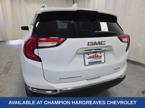 Used 2024 GMC Terrain SLT AWD/4WD image 40