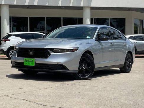 Used 2025 Honda Accord SE image 2