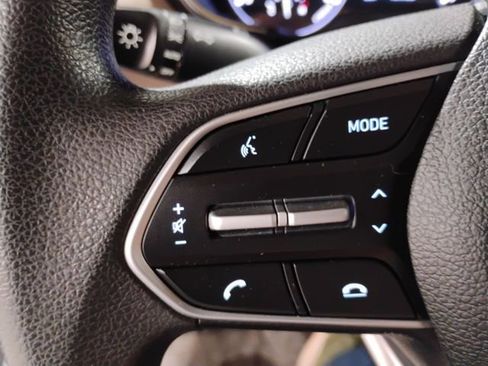 Used 2020 Hyundai Santa Fe SE image 32