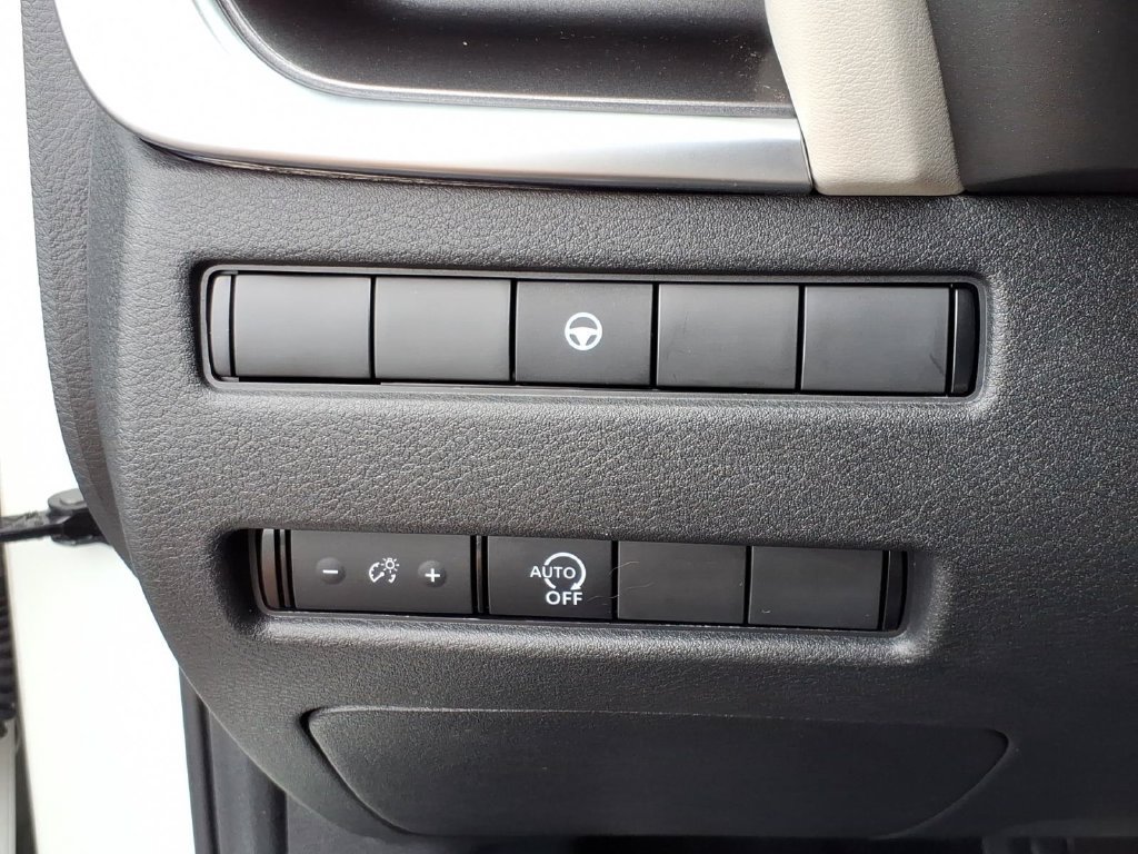 Certified 2023 Nissan Rogue SV AWD/4WD image 17