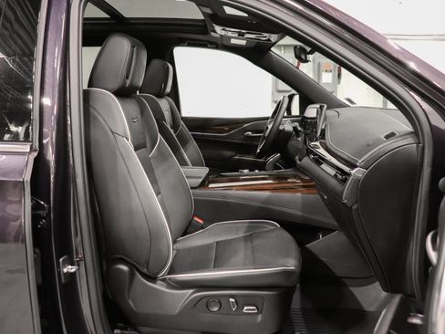 Used 2023 Cadillac Escalade ESV Premium Luxury AWD/4WD image 15
