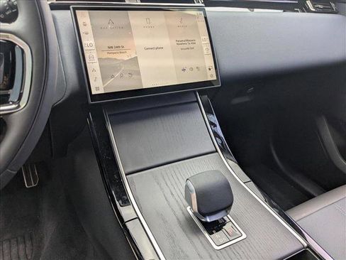 New 2026 Land Rover Range Rover Velar Dynamic SE image 12