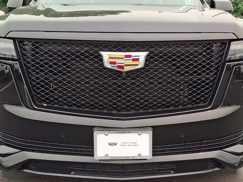 Certified 2023 Cadillac Escalade ESV Sport Platinum AWD/4WD image 9