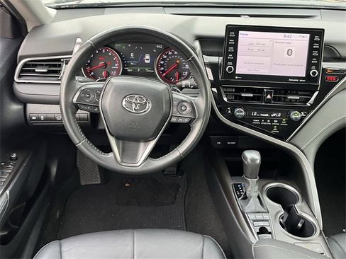 Used 2022 Toyota Camry XSE image 12