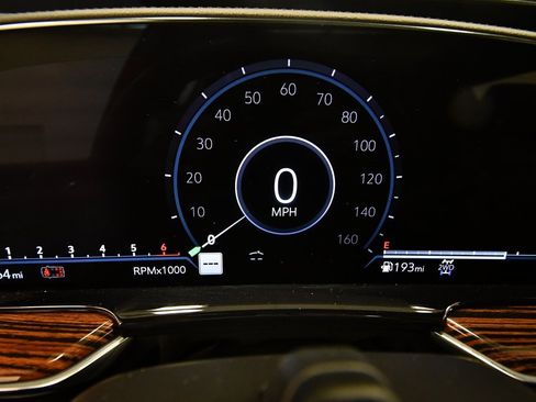 Used 2024 Cadillac Escalade Premium Luxury w/ Performance Package image 25