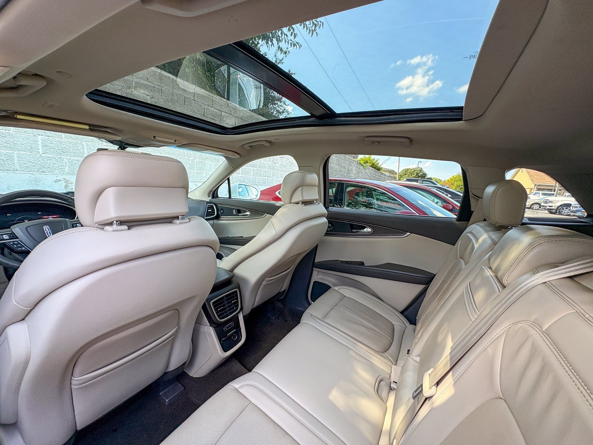 Used 2020 Lincoln Nautilus Reserve w/ Equipment Group 201A FWD image 27