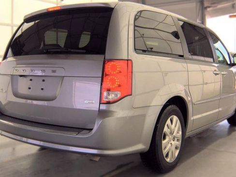 Used 2017 Dodge Grand Caravan SE w/ Power Window Group FWD image 4