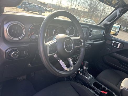 Used 2023 Jeep Wrangler Sahara image 25