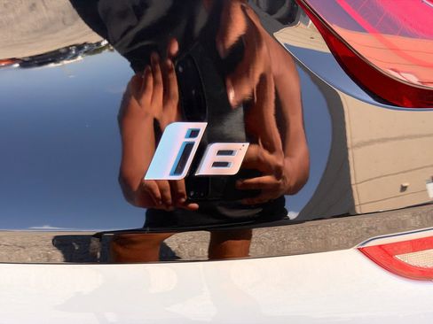 Used 2015 BMW i8 Base image 11