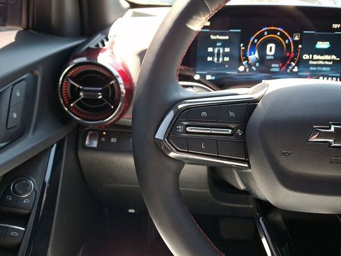 Certified 2025 Chevrolet Equinox RS FWD image 22