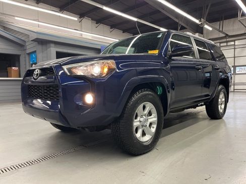 Used 2014 Toyota 4Runner 4WD image 3