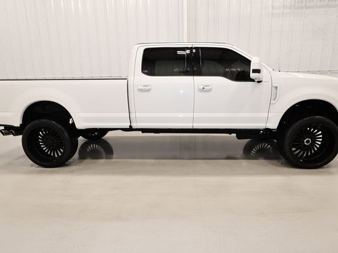 Certified 2022 Ford F350 Lariat w/ Lariat Ultimate Package image 2