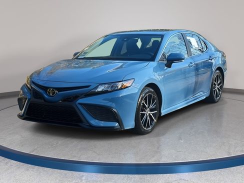 Used 2023 Toyota Camry SE image 1
