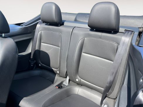 Used 2013 Volkswagen Beetle TDI image 13