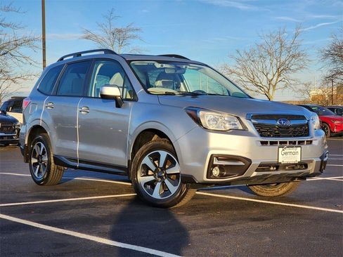 Used 2018 Subaru Forester 2.5i Premium AWD/4WD image 2