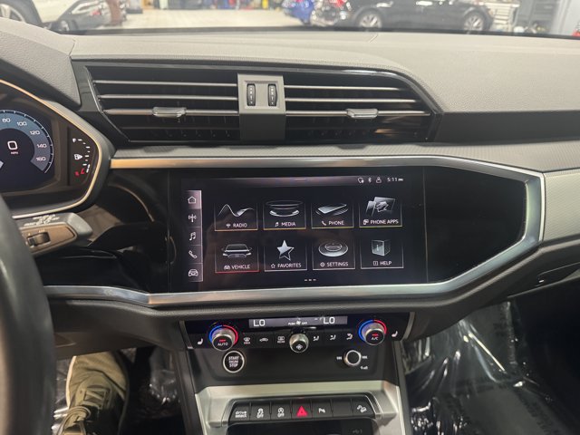 Certified 2024 Audi Q3 2.0T Premium w/ Convenience Package AWD/4WD image 19