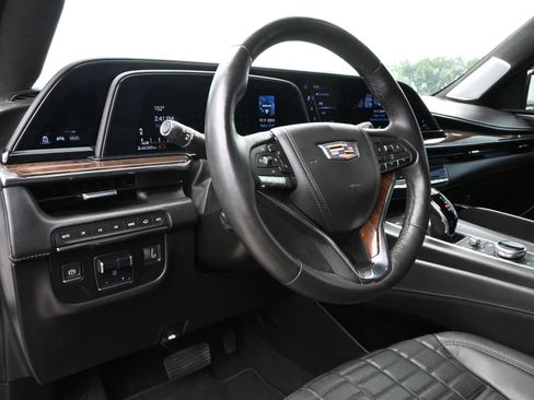 Used 2022 Cadillac Escalade Sport Platinum w/ LPO, ONYX Package AWD/4WD image 16