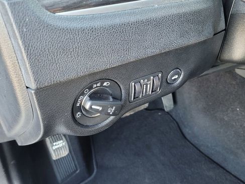 Used 2022 Chrysler 300 Touring L image 17