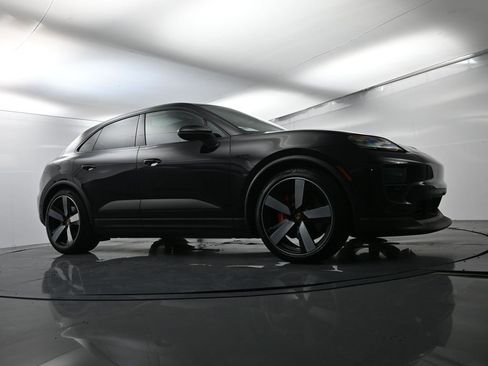 Certified 2025 Porsche Macan 4S Electric image 56