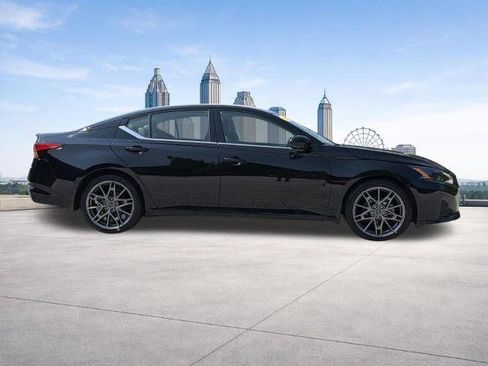 Certified 2024 Nissan Altima 2.0 SR FWD image 29
