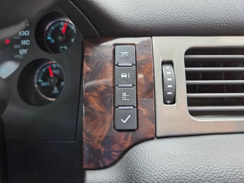 Used 2010 GMC Sierra 1500 Denali image 24