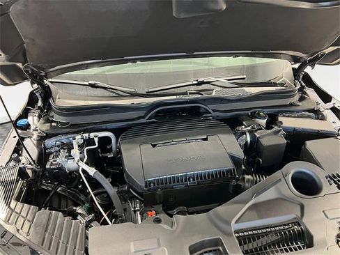 New 2025 Honda Pilot Touring image 13