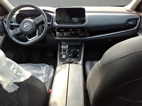 Used 2023 Nissan Rogue SL w/ SL Premium Package image 8