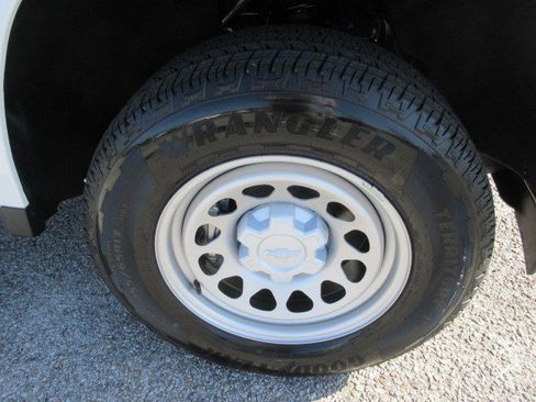 New 2025 Chevrolet Colorado W/T image 9