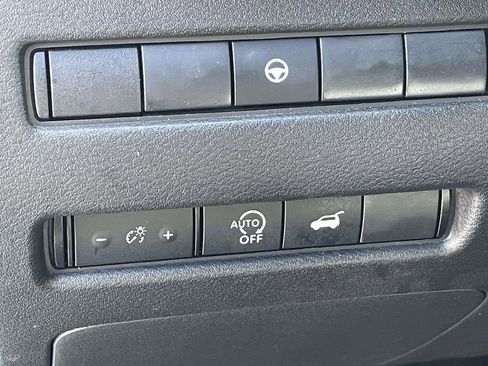 Used 2024 Nissan Rogue SL image 17