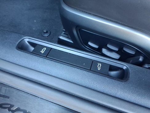 Used 2025 Porsche 911 Carrera GTS image 7