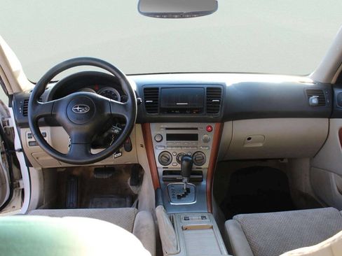 Used 2005 Subaru Outback 2.5i image 9