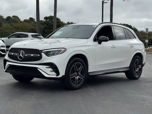 Used 2025 Mercedes-Benz GLC 300 4MATIC image 4
