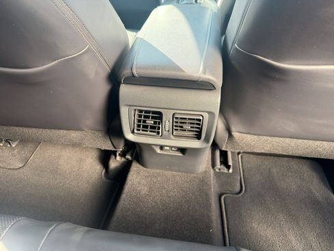 Used 2023 Toyota Venza Limited AWD/4WD image 15
