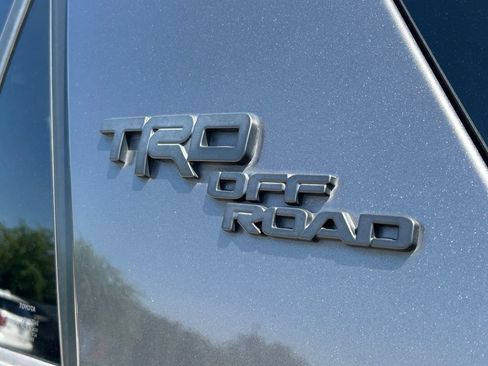 Used 2018 Toyota 4Runner TRD Off-Road Premium AWD/4WD image 15