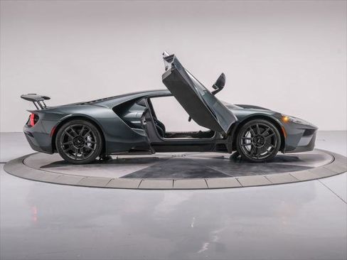 Used 2022 Ford GT image 36