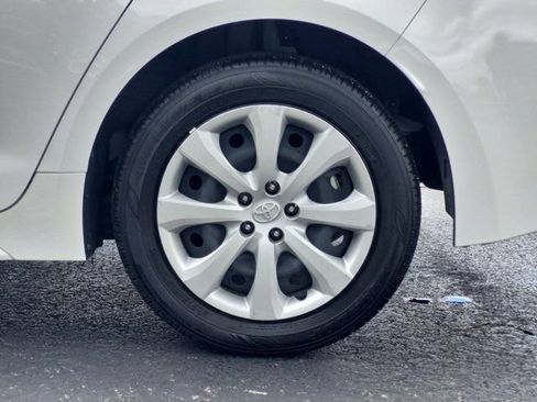 Certified 2025 Toyota Corolla LE FWD image 8