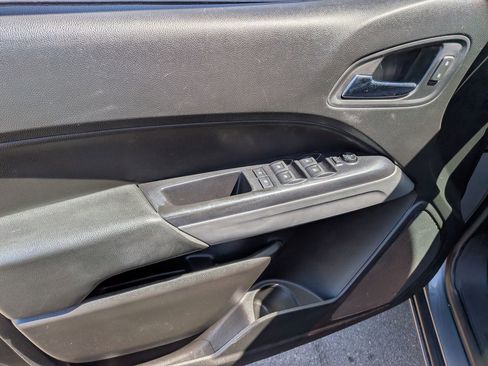 Used 2019 Chevrolet Colorado LT AWD/4WD image 8