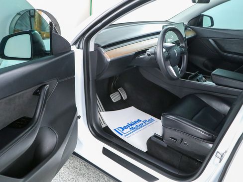 Used 2021 Tesla Model Y 2WD image 3