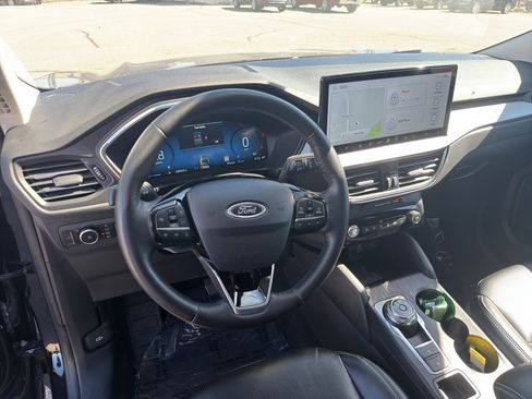 Used 2024 Ford Escape Platinum AWD/4WD image 6