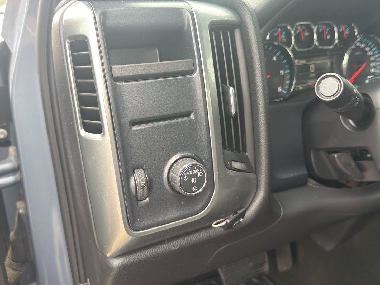Used 2015 Chevrolet Silverado 1500 LT w/ Texas Edition, 1LT Trim RWD image 21