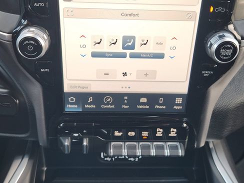 Used 2024 RAM 3500 Laramie w/ Night Edition AWD/4WD image 19