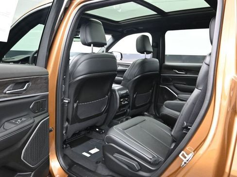New 2026 Jeep Grand Cherokee L Limited AWD/4WD image 21