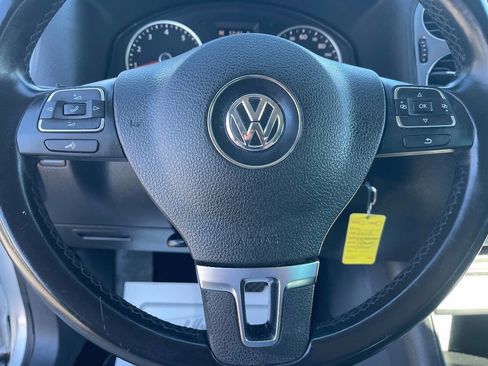Used 2013 Volkswagen Tiguan SE image 19