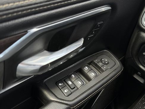 Used 2025 RAM 1500 Laramie AWD/4WD image 10