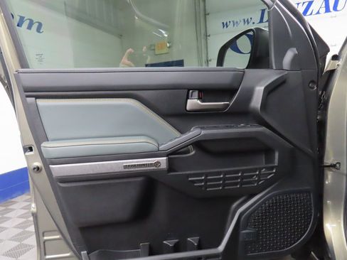 Used 2024 Toyota Tacoma Trailhunter Crew Cab image 53