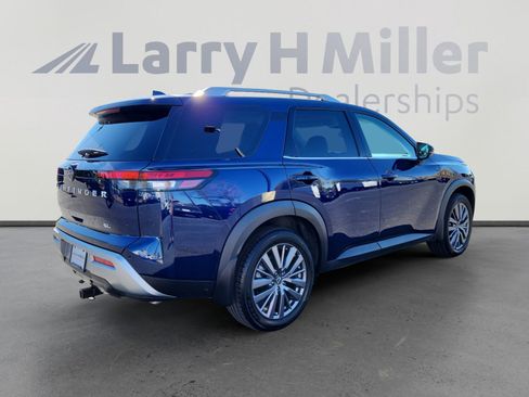 Used 2022 Nissan Pathfinder SL w/ SL Premium Package image 5