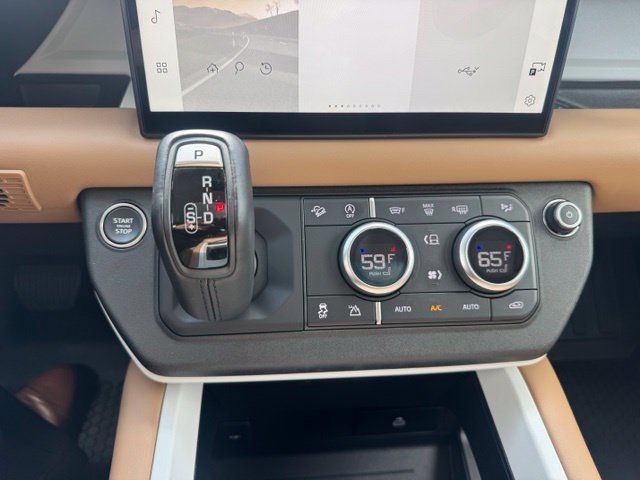 Used 2025 Land Rover Defender 110 S AWD/4WD image 28